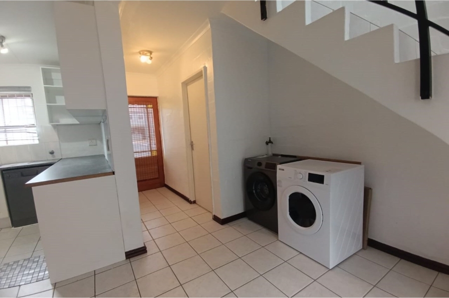 To Let 2 Bedroom Property for Rent in Parklands Western Cape
